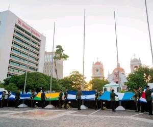 San Pedro Sula dio inicio a la conmemoración del Día de la Bandera con una ceremonia solemne desarrollada en el Palacio Nacional de la capital industrial.