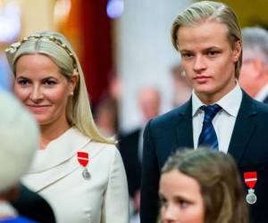 Marius Borg Høiby, hijo de la princesa heredera Mette-Marit, seguirá recluido en su vivienda dentro de la finca de Skaugum hasta que se resuelvan los recursos pendientes contra su condena.