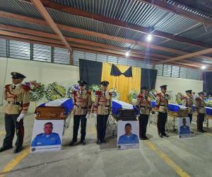 Los cinco funcionarios policiales fallecieron tras un enfrentamiento con una estructura criminal supuestamente ligada al narcotráfico en Omoa, Cortés, el pasado 21 de mayo.