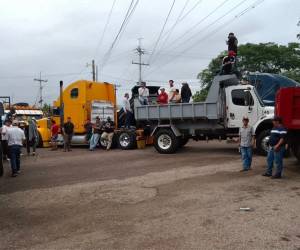 La protesta fue impulsada principalmente por transportistas del rubro de carga pesada y volquetas areneras.