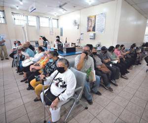 Los afiliados al Seguro Social constantemente mostraron su enojo por la falta de citas debido a la ausencia de algunos especialistas.