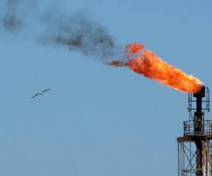 Israel atacó cuatro instalaciones de almacenamiento de petróleo.