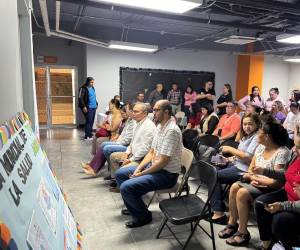 El IHSS permite a los afiliados agendar citas médicas por WhatsApp en múltiples especialidades, siguiendo un calendario y requisitos específicos.