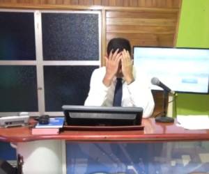 Daniel Mendoza se despidió entre lágrimas de su canal que estuvo al aire por 18 años.