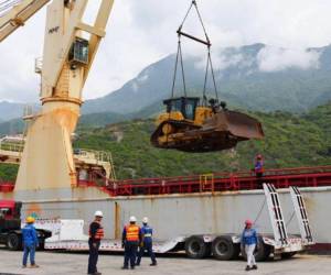 Según cifras oficiales, el doble terremoto de magnitud 7,2 y 7,5, que afectó la zona norte de Venezuela, dejó 6.438 muertos.
