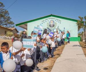 Son más de 30,000 estudiantes de unos 33 municipios del país que serán beneficiados con los fondos.