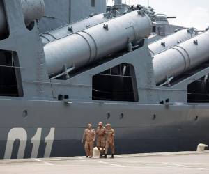 Marines estadounidenses realizan ejercicios anfibios en Puerto Rico en medio del refuerzo militar de Washington en el Caribe.