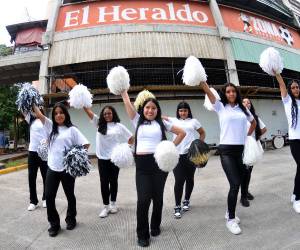 Con sus pompones, pasos coordinados y mucha energía, las estudiantes del Instituto Yave Nissi se preparan para presentar su espectáculo este 15 de septiembre, en el marco de los 205 años de independencia de Honduras.
