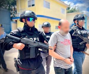 El colombiano, de 40 años, fue detenido en una de las calles principales de la capital.