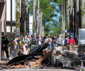Más de 100 personas han fallecido producto del devastador terremoto que azotó a diferentes localidades del centro y oeste de Colombia.