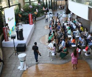 El evento destacó la urgencia de enfrentar el cambio climático mediante educación ambiental que fomente reciclaje, reforestación y cuidado de recursos naturales.