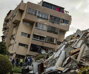 Tras los terremotos del pasado miércoles, se han registrado 689 réplicas, indicó el presidente del Parlamento.