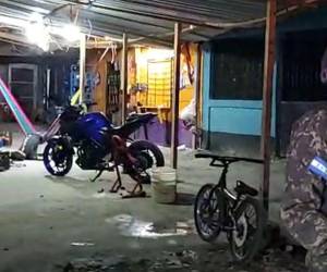 El último hecho múltiple se registró en la colonia Saturno de San Pedro Sula, donde tres jóvenes fueron acribillados en el interior de un taller de motos.