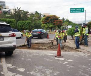 “Trabajamos día y noche para darle a nuestras calles el mantenimiento que no tuvieron por 2 años”, escribió el alcalde, Jorge Aldana, al difundir la lista.