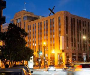 El dueño del edificio donde la “X” tiene sus oficinas tendrá que pagar el costo de los permisos para instalar y retirar la estructura.