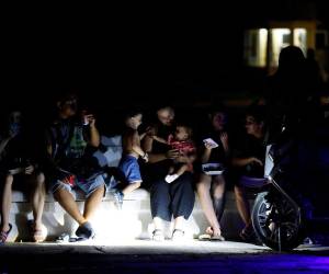 La víspera, a las 22:43 hora local del domingo (2.43 GMT del lunes), había ocurrido una desconexión total del SEN, según reportó la empresa eléctrica, que indicó de seg