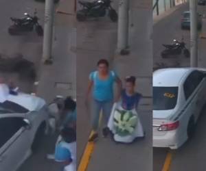 Tras el impacto, uno de los ocupantes de la motocicleta quedó cerca de la acera y del taxi, mientras que el otro terminó tendido sobre el pavimento.