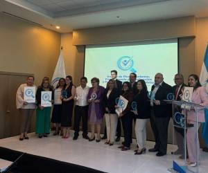 La Unidad de Financiamiento, Transparencia y Fiscalización (UFTF), entregó reconocimientos a diferentes organizaciones que han brindado apoyo a la institución.