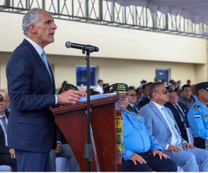 El presidente de la República, Nasry Asfura, participó este martes en la celebración del XI aniversario de la DPI, donde pidió al gremio médico que se encuentra en asambleas informativas, atender a la población.