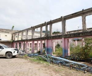 Promesas de 2012, 2014 y 2022 dejaron al Mirna sin techo ni locales; la inversión millonaria anunciada nunca llegó al terreno.