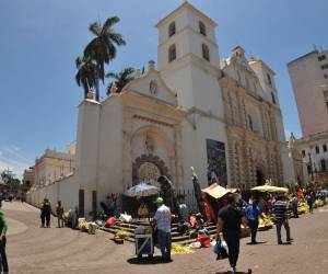 La Catedral Metropolitana abrirá sus puertas a miles de fieles durante la Semana Santa 2026, con una programación que incluye misas y actos litúrgicos diarios.