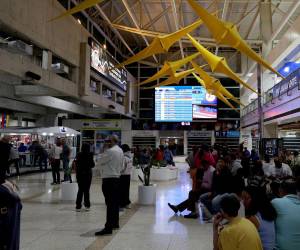 También han sostenido reuniones para crear nuevos vuelos chárteres desde Cali y Medellín, en Colombia, hacia Caracas y la isla de Margarita.