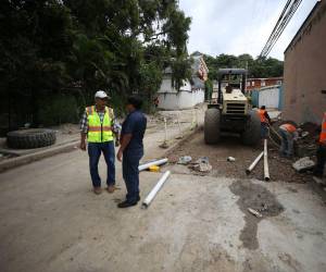 Con una inversión superior a 5.3 millones de lempiras, la Municipalidad avanza en El Dorado, renovando alcantarillado y pavimento de la calle principal.
