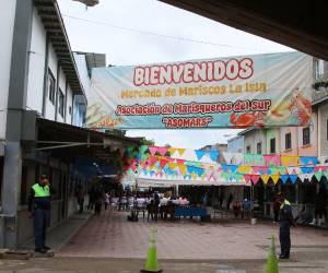 Durante la Semana Morazánica, el Mercado Municipal de Mariscos ofrece productos frescos de la zona sur, degustaciones, música, rifas y actividades para las familias.