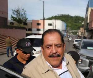 Carlos Zelaya no podrá rendir declaración en el caso de Sedesol debido a que enfrenta un tratamiento con cáncer de pulmón en una etapa avanzada. Además de la quimioterapia, el exdiputado es sometido también a monoterapia, un tratamiento médico que consiste en utilizar <b>un solo medicamento</b> para tratar una enfermedad específica, estrategia que sigue Carlos Zelaya para enfrentar el cáncer de pulmón, de acuerdo al doctor Mario Noé Villafranca.