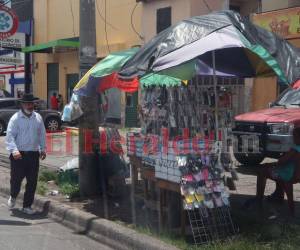 Orden Público recomienda a los vendedores ambulantes sin permiso visitar sus oficinas en avenida Paz Barahona para anotarse en una lista y tenerlos en cuenta cuando se habilite un nuevo mercado.