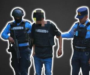 Fingir un secuestro constituye un delito en el artículo 529 del actual Código Penal bajo la figura de simulación de infracción inexistente.