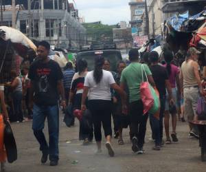 Los hombres siguen encabezando la más conocida como central de riesgo con 571,238 deudores y 515,412 personas con deudas vigentes eran mujeres a marzo de 2025.