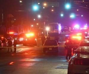 La noche del pasado sábado -15 de noviembre- se registró un tiroteo en Newark, una ciudad en Nueva Jersey. El hecho violento dejó un saldo mortal de dos personas -entre ellas un niño de 10 años y una joven de 21- y tres heridos más. ¿Qué se sabe del caso? A continuación los detalles.