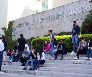 Los empleados del sector público sumaron 258,326 a julio de 2025, reflejando un incremento de 35,343 servidores desde el 2022, según datos del INE.