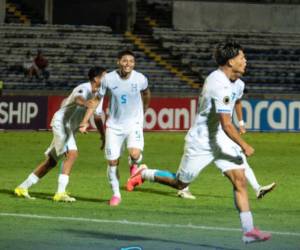 Richard Martínez anotó el gol que le dio el empate a Honduras ante Canadá.