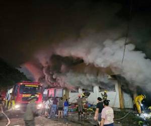 Las columnas de humo se podían ver a varios metros de distancia.