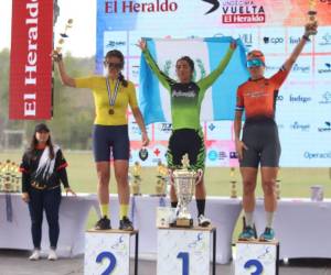 Flori De León es de nacionalidad guatemalteca y se coronó campeona de Élite Femenina en al Vuelta Ciclística 2022.