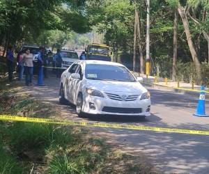 El taxi quedó detenido en la vía o carril que viene desde El Picacho, hacia en el centro de la capital.
