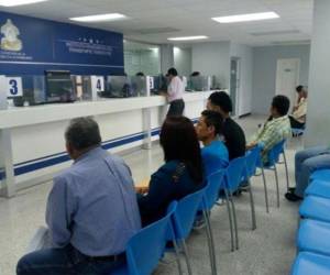 El instituto también reveló que, hasta la fecha, ha emitido más de 12 mil certificados de operación que aún no han sido retirados por los concesionarios o sus representantes legales.