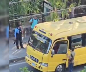 El cuerpo del conductor quedó inerte en el asiento.