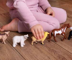 Uno de los signos que más preocupa a los padres es el retraso en el lenguaje. Sin embargo, no es el único.