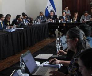 Las autoridades universitarias y los diputados que integran la comisión del presupuesto sostuvieron una reunión este lunes en la que se acordó no reducir el presupuesto de la UNAH.