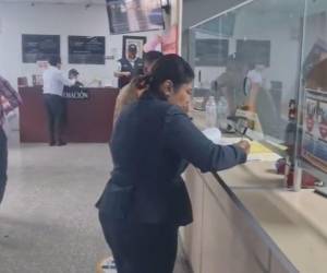 La abogada Karla Romero presentó la denuncia formal ante el Ministerio Público.