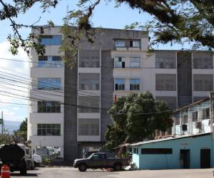 Luego de que las consejeras Ana Paola Hall, Cossette López y el consejero suplente Carlos Enrique Cardona del Consejo Nacional Electoral (CNE) emitieran, dentro del plazo establecido, la declaratoria de resultados al nivel de corporaciones municipales y diputaciones, la Alcaldía del Distrito Central presenta un ambiente sereno y tranquilo.