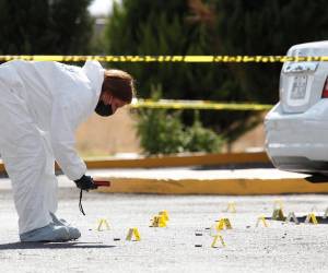Cuatro personas, tres mujeres y un hombre, fueron asesinados el viernes por un grupo de hombres armados en un restaurante en la comunidad de Barra Vieja, en el balneario de Acapulco, estado de Guerrero.