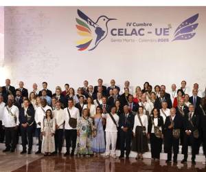 Ningún país por sí solo puede solucionar los problemas de la humanidad, aseguró Petro.