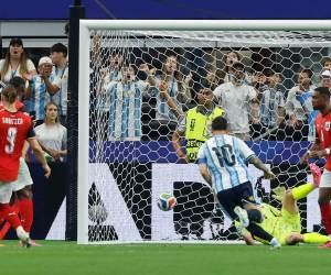 Imágenes del desarrollo del partido.