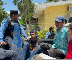 En el sector Rivera Hernández de San Pedro Sula se vivió un enfrentamiento armado entre agentes del orden que fueron emboscados por miembros de la Pandilla 18. Más detalles a continuación.