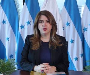 Cossette López califica de crítica la situación en el CNE por disturbios que frenan el escrutinio especial y pide a fuerzas del orden restablecer el proceso.