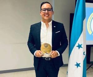 Eduardo Enrique Fuentes ocupará un nuevo cargo como consejero interino en el Consejo Nacional Electoral (CNE), junto a la abogada Aixa Gabriela Zelaya, ambos en sustitución de las consejeras Ana Paola Hall y Cossette López. Aquí algunos datos sobre su trayectoria.